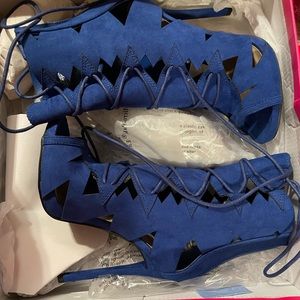 Shoedazzle size 6 cobalt blue suede material laced up heels